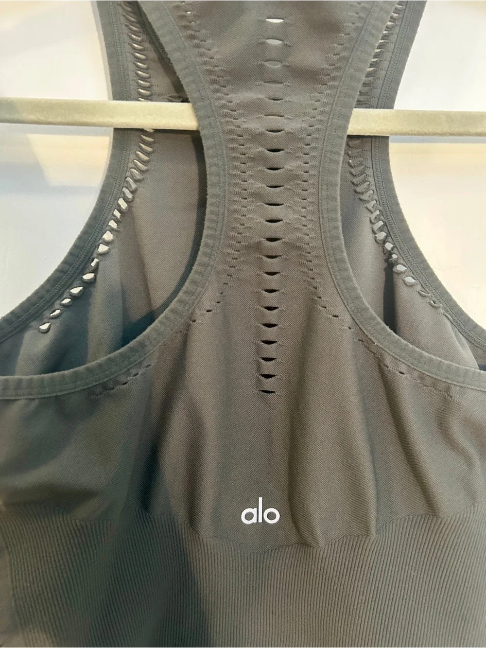 ALO Yoga High-Neck Seamless Tank